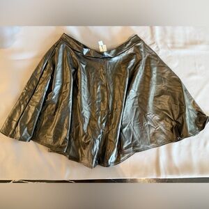 2Sable Glossy Black Skirt